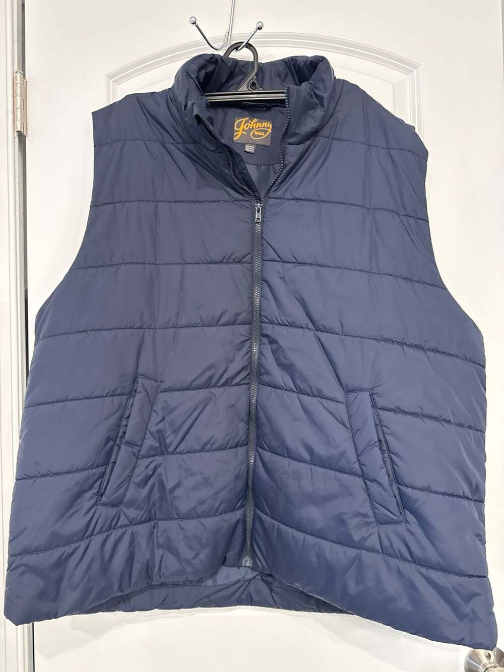 Johnny Bigg Men's Navy Quilted Puffer Vest Size 2XL.